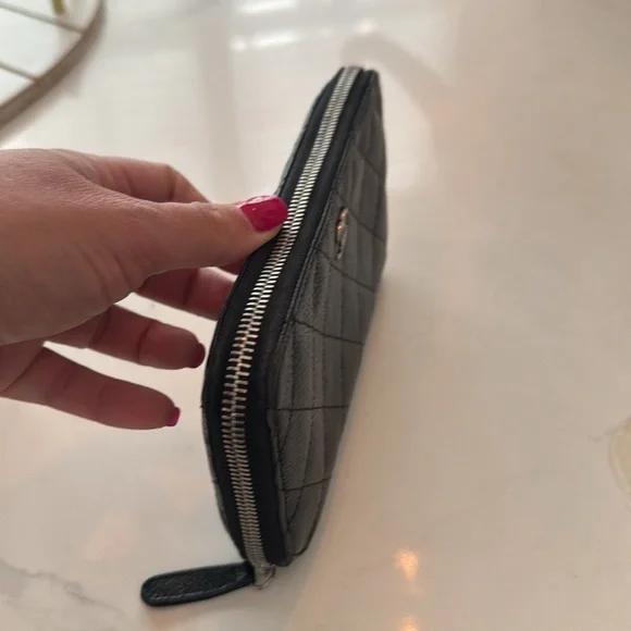 CHANEL Black Quilted Wallet with Silver Accent - Picture 2 of 6